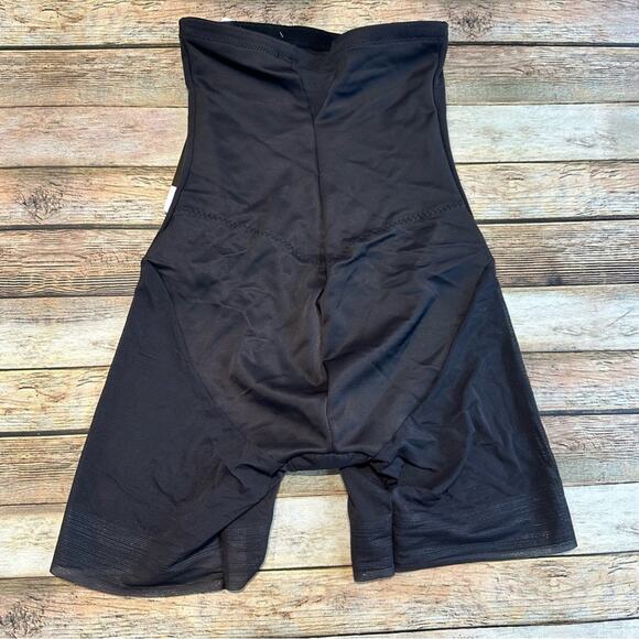 Miraclesuit Surround Support High Waist Shaping Shorts in Black Medium - Picture 4 of 4